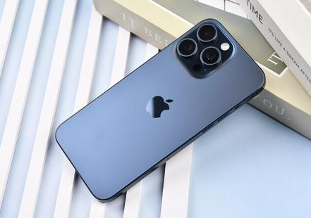 乌兰察布苹果维修点分享iPhone 15 Pro Max屏幕更换全新实操风险 